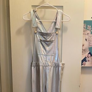 Holographic overalls